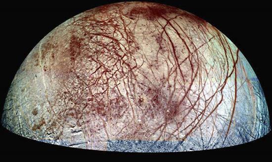 Imágenes enviadas por Galileo de Europa revela sus profundas cicatrices rojas