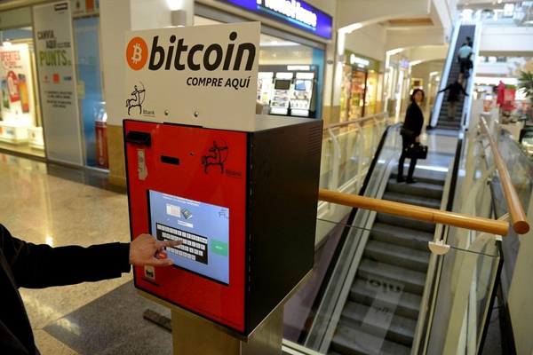 Una empresa española instalará un cajero automático de bitcoins en Atenas