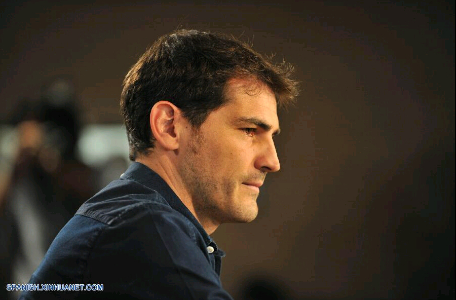 Iker Casillas se despide del Real Madrid entre lágrimas y aplausos