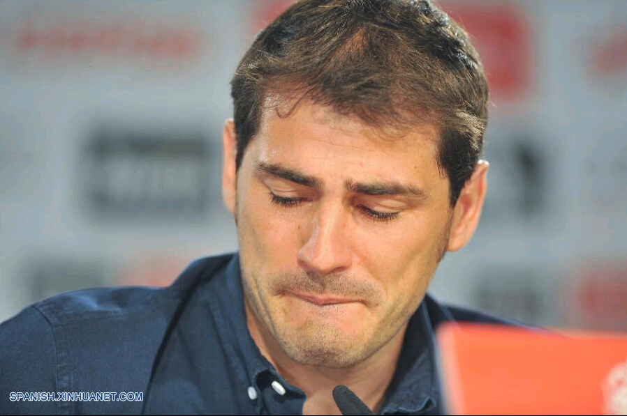 Iker Casillas se despide del Real Madrid entre lágrimas y aplausos