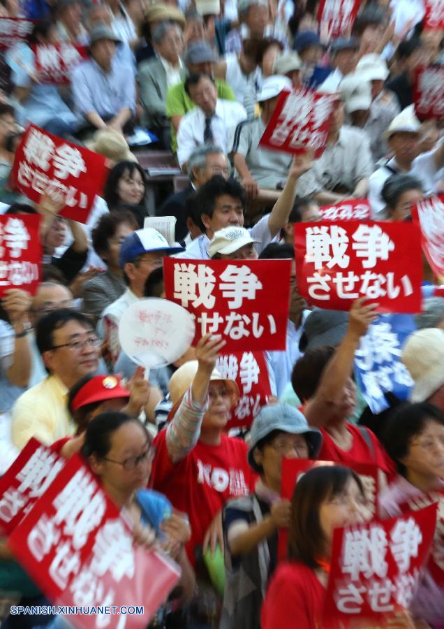 Protestan más de 20.000 personas en Japón contra proyecto de seguridad de PM 2