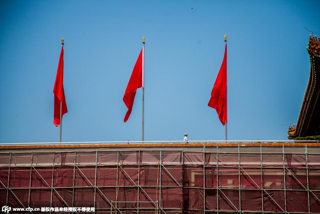 Restauran la entrada de Tiananmen para el desfile de septiembre 2