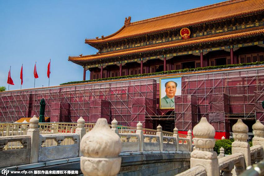 Restauran la entrada de Tiananmen para el desfile de septiembre 5