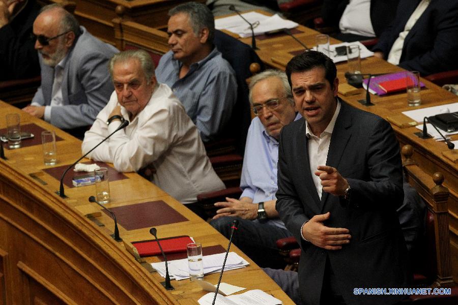 Parlamento griego aprueba acuerdo sobre deuda y primeras reformas 5
