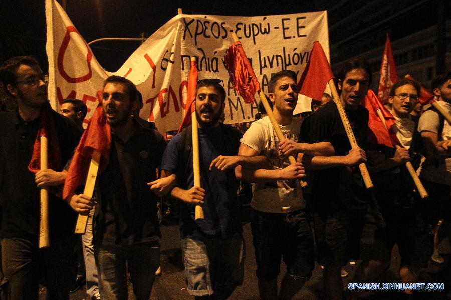 Protestas en Grecia previas a votación sobre acuerdo se vuelven violentas 3