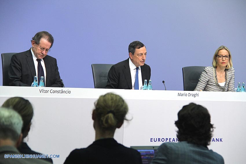 BCE eleva financiamiento de emergencia para Grecia en 900 millones de euros