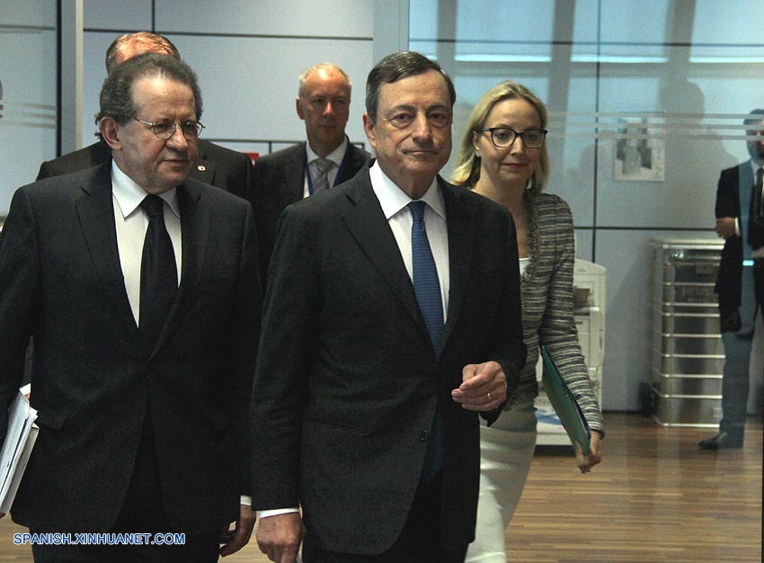 BCE eleva financiamiento de emergencia para Grecia en 900 millones de euros 2