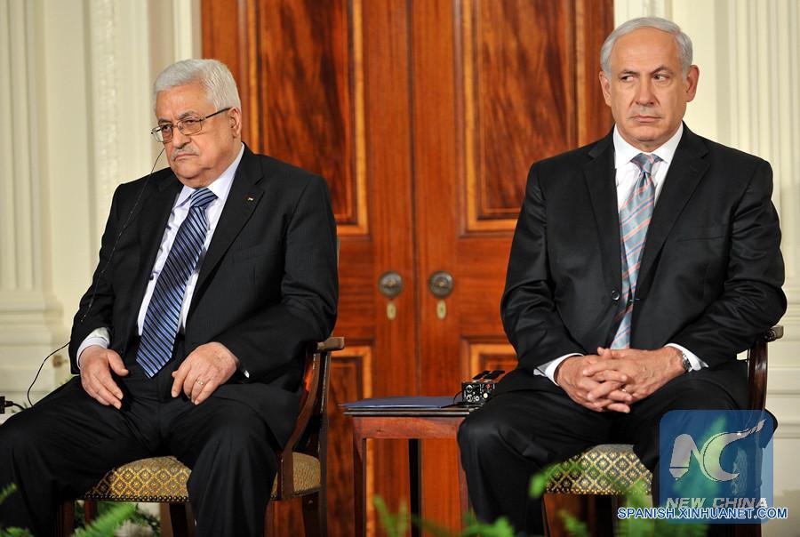 Máximos líderes israelí y palestino hablan por teléfono por primera vez en dos años