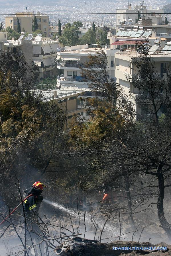 UE suministra aviones a Grecia para combatir incendios forestales 5