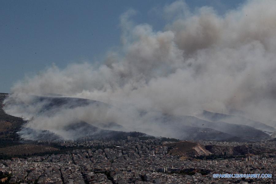 UE suministra aviones a Grecia para combatir incendios forestales 6