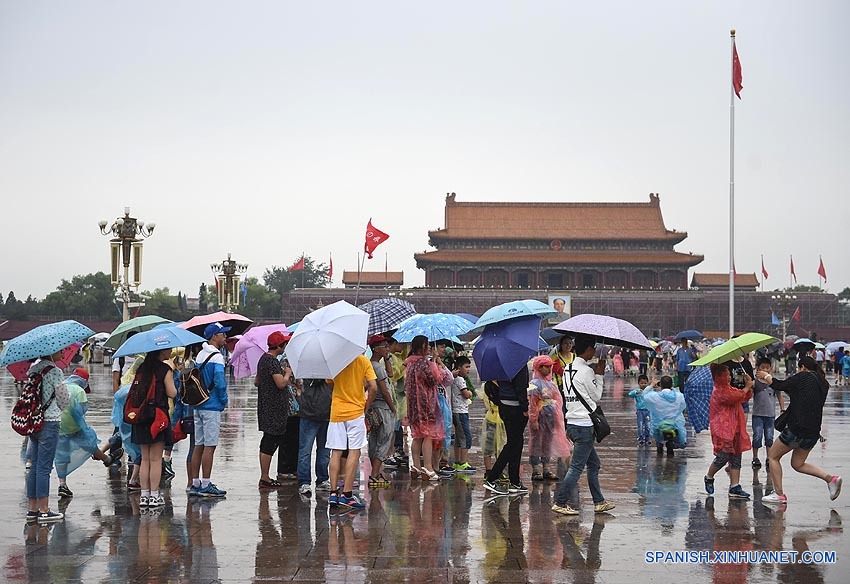 China emite alerta azul por lluvias