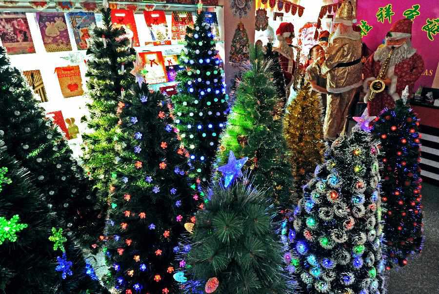Comienza la temporada alta de venta de artículos navideños en Yiwu