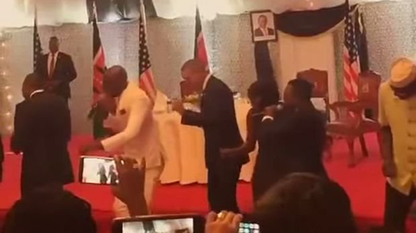 Obama baila el «Gangnam Style» keniano arrasando en YouTube
