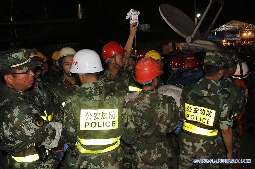 Rescatados once mineros atrapados más de 40 horas en suroeste de China 2