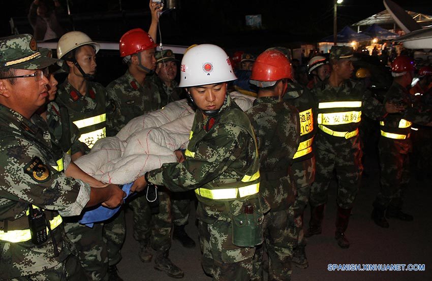 Rescatados once mineros atrapados más de 40 horas en suroeste de China