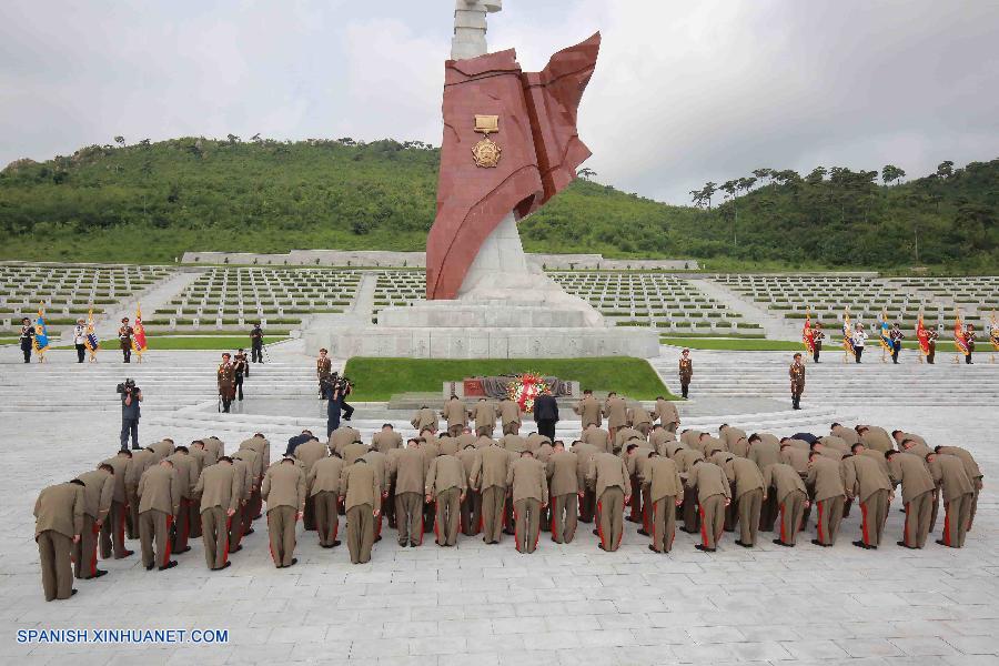 Máximo líder de RPDC envía ofrenda floral a cementerio de mártires del Ejército de Voluntarios del Pueblo Chino 3