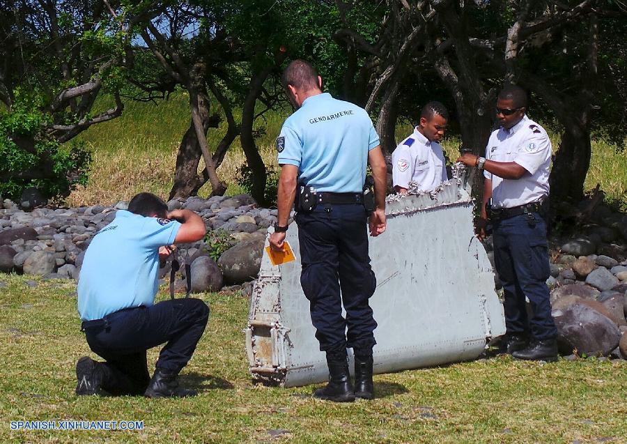 Todavía no se puede confirmar que los restos del avión encontrado pertenezcan al MH370, según funcionario malasio 2