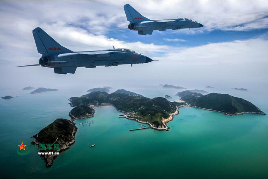 Impresionantes fotos de aviones de combate y tropas aerotransportadas de China