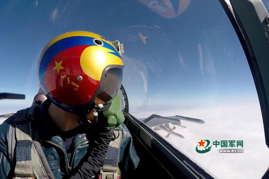 Impresionantes fotos de aviones de combate y tropas aerotransportadas de China
