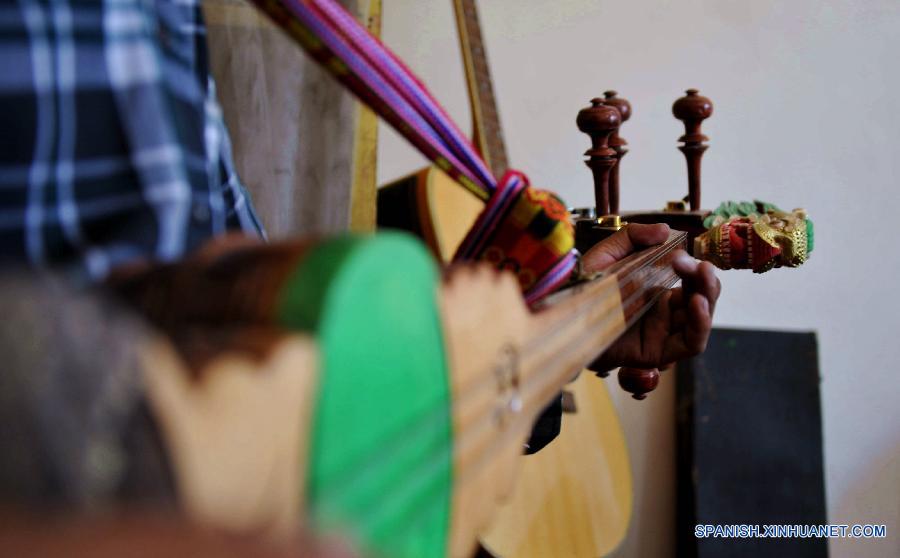 Dramyin, antiguo instrumento de Tibet