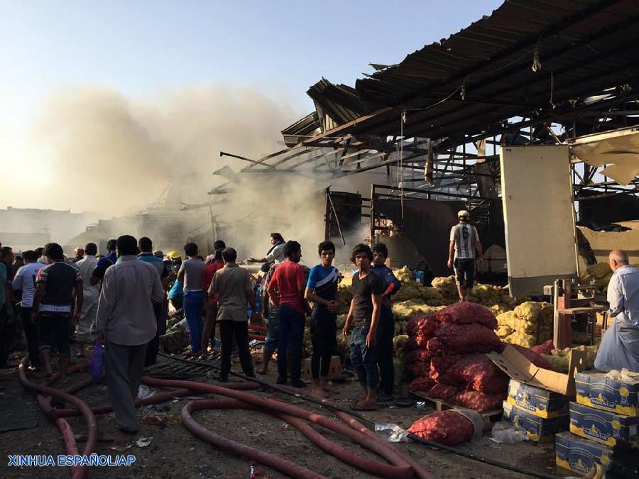 Al menos 53 muertos en explosión de camión bomba en mercado de Bagdad