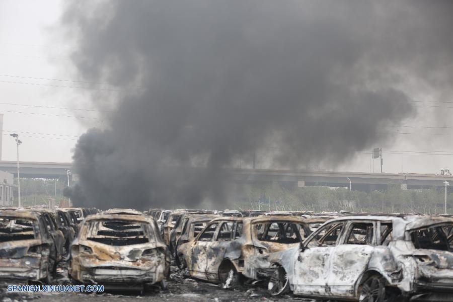 Almacén de explosión en Tianjin en llamas otra vez 2