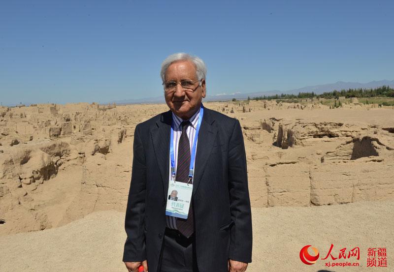 Confiamos en la iniciativa "Un Cinturón-Una Ruta”, afirman especialistas extranjeros de visita en Xinjiang 