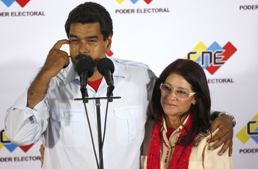 Presidente de Venezuela Nicolás Maduro y su esposa Cilia Flores, el 14 de abril de 2013.
