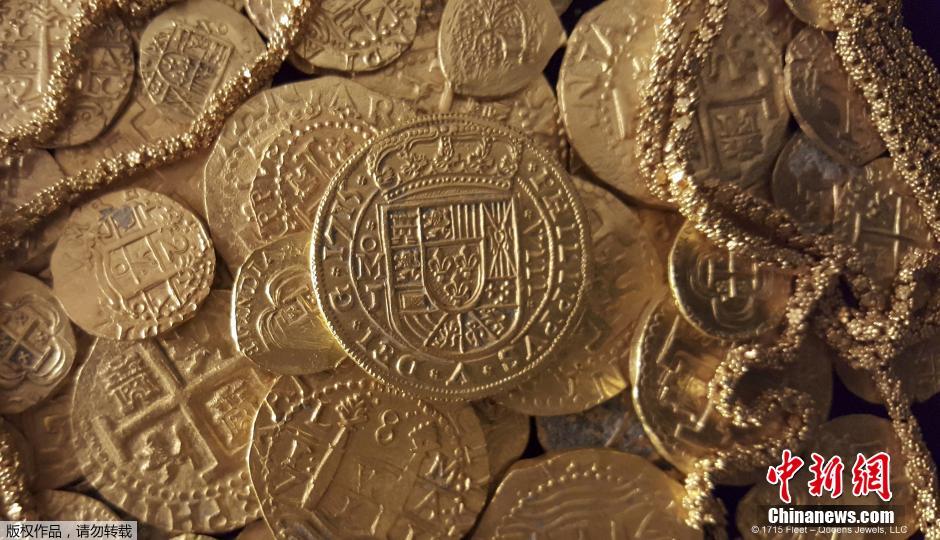 Encuentran en la costa de Florida 350 monedas de oro