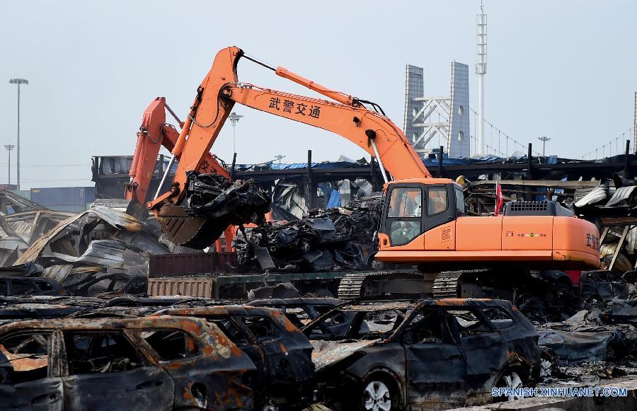 Asciende a 129 cifra de muertes por explosiones en Tianjin, China