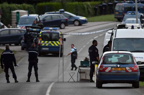 Cuatro muertos y dos heridos graves en un tiroteo en Francia