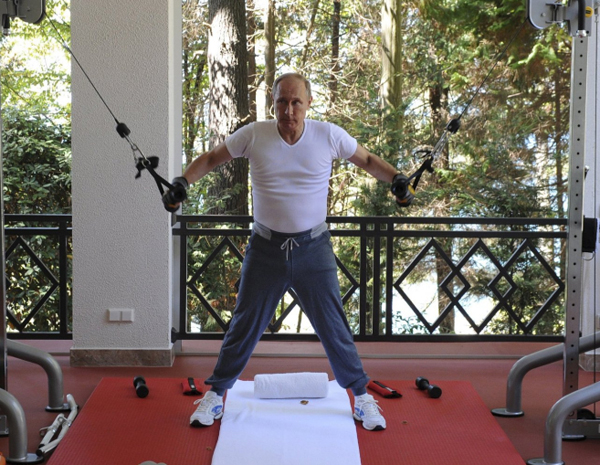 Vladimir Putin enseña al mundo cómo entrenar