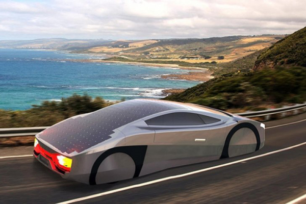 Crean un vehículo solar que siempre está en marcha