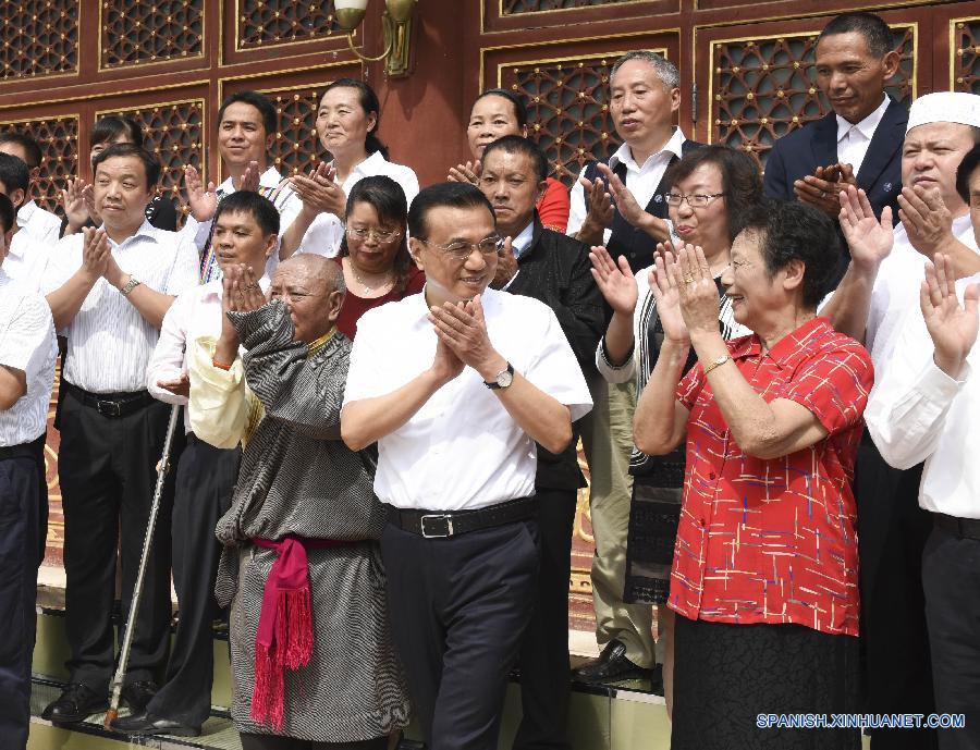 PM de China elogia a maestros del país