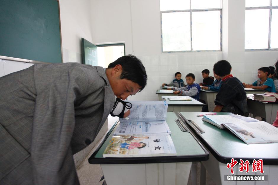 Jiang Shengfa da clases en la escuela el 6 de septiembre. (CNS/Zhang Guangyu)