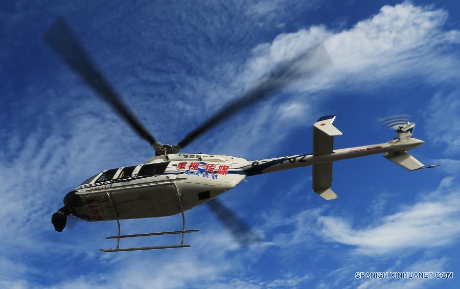 Mueren 2 camarógrafos de TV al estrellarse helicóptero en suroeste de China