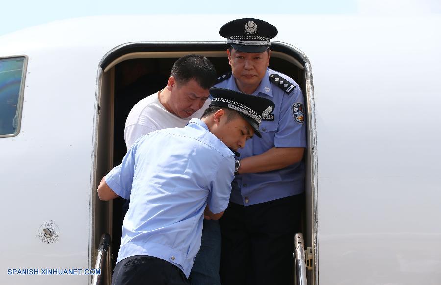 Repatriado fugitivo de "notificación roja" chino desde EEUU