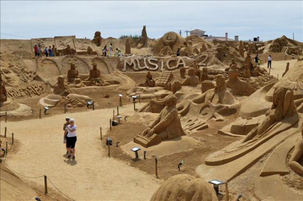 Una escultura de arena de los Rolling Stones gana un festival en Portugal