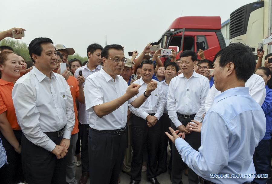 PM pide desarrollo paralelo de urbanización y agricultura moderna durante viaje a Henan