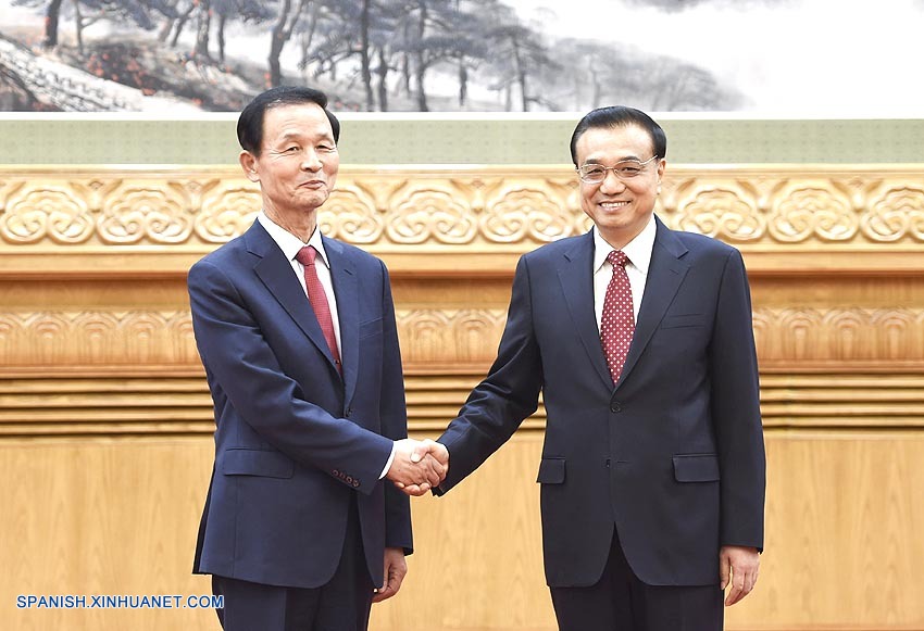 Primer ministro de China se reúne con nuevos embajadores extranjeros