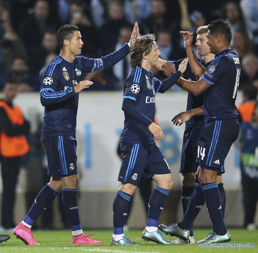 Fútbol: Real Madrid gana 2-0 al Malmoe con doblete de Ronaldo