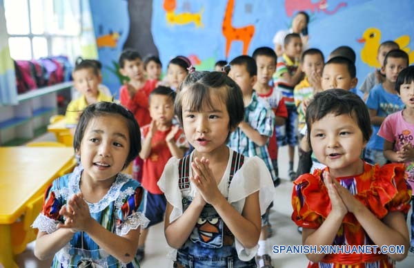 Más estudiantes en Xinjiang reciben educación bilingüe