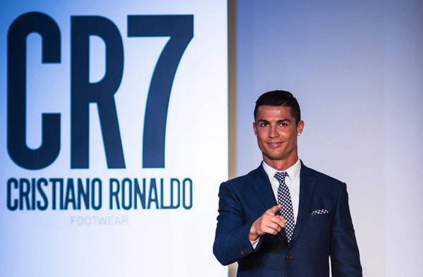 Cristiano Ronaldo gana más haciendo publicidad que jugango al fútbol