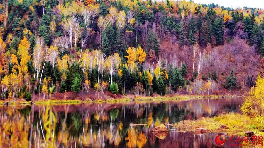 La belleza del otoño en la montaña Wuhua