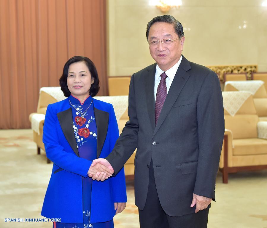 Máximo asesor político de China promete estrechar relaciones con Vietnam