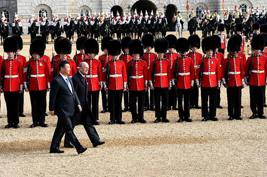 Reino Unido busca un equilibrio en sus relaciones con China y EE.UU.
