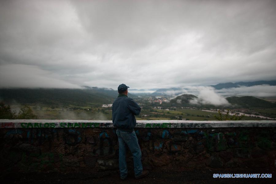 México sigue alerta pese a degradación de huracán "Patricia"