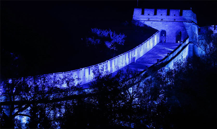 Gran Muralla conmemora con luces el 70° aniversario de la fundación de la ONU