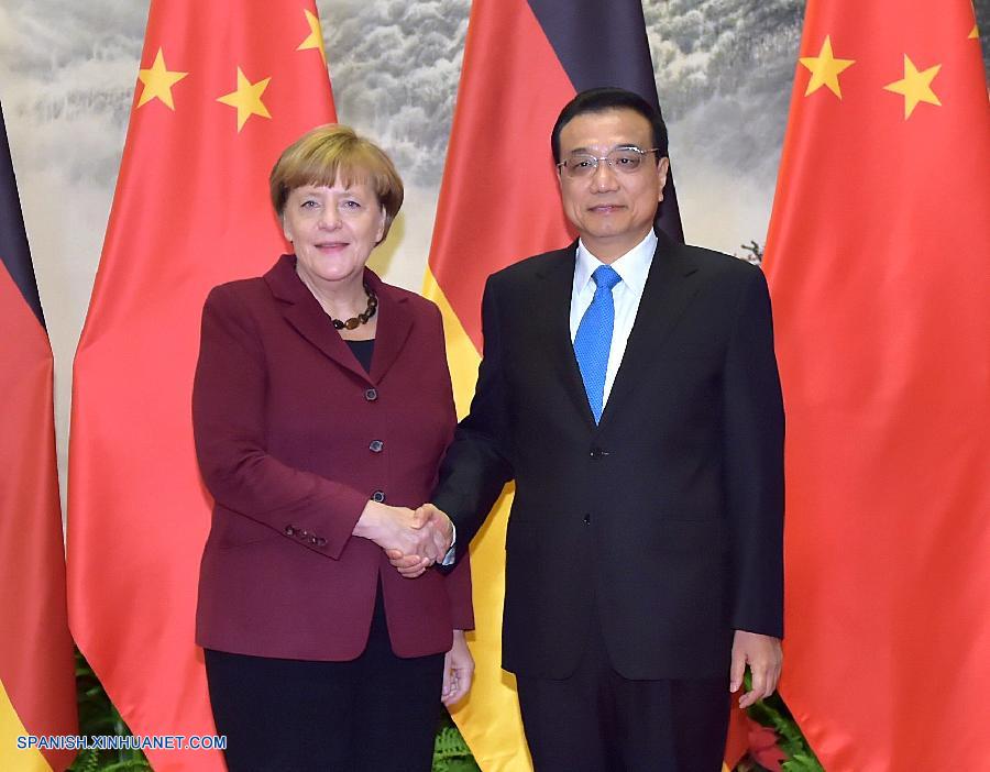 Premier chino aconseja coordinación con Alemania sobre estrategias de desarrollo