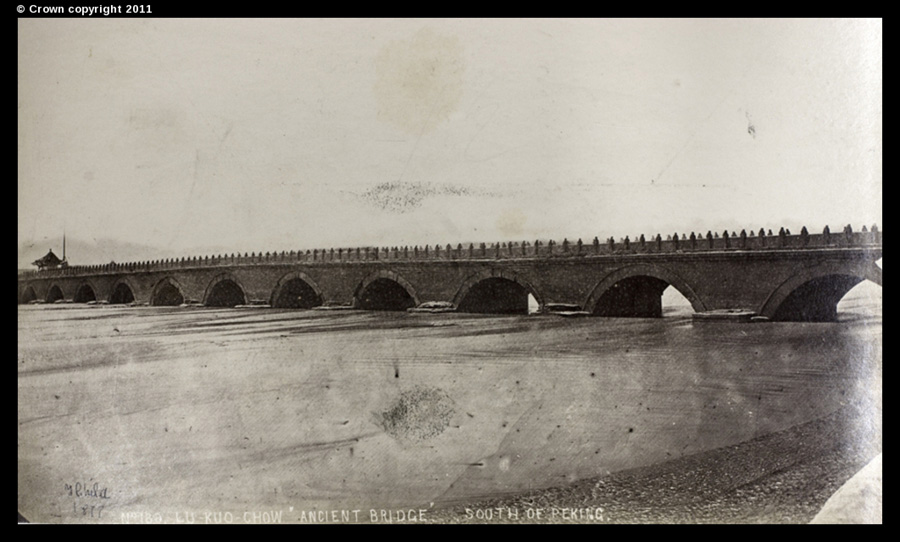 Puente de Marco Polo (Lugou Qiao), Pekín, 1877. [Foto/Archivo Nacional, Londres]